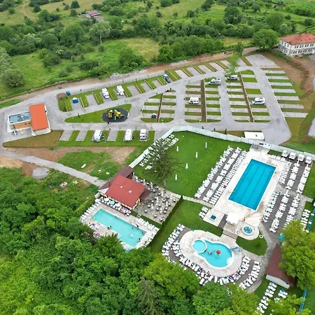 7 Lakes مكان تخييم ساباريفا بانيا