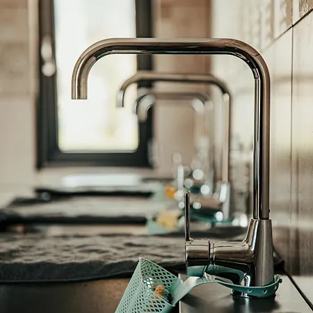 مكان تخييم 7 Lakes ساباريفا بانيا