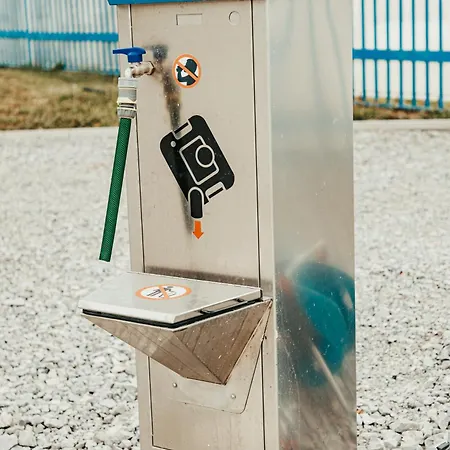 مكان تخييم 7 Lakes ساباريفا بانيا