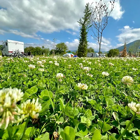 مكان تخييم 7 Lakes