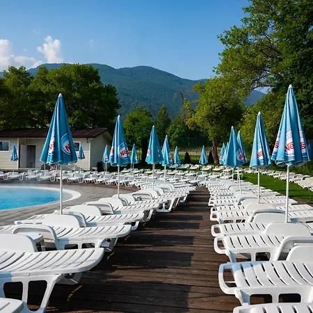 مكان تخييم 7 Lakes ساباريفا بانيا